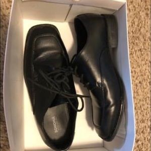 Boys Sonoma dress shoes